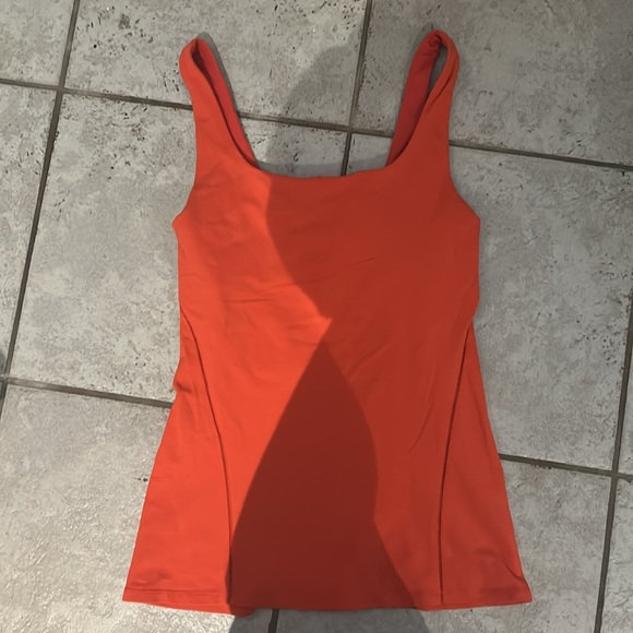 Lululemon red square neck workout tank (size 6) - Picture 2 of 9